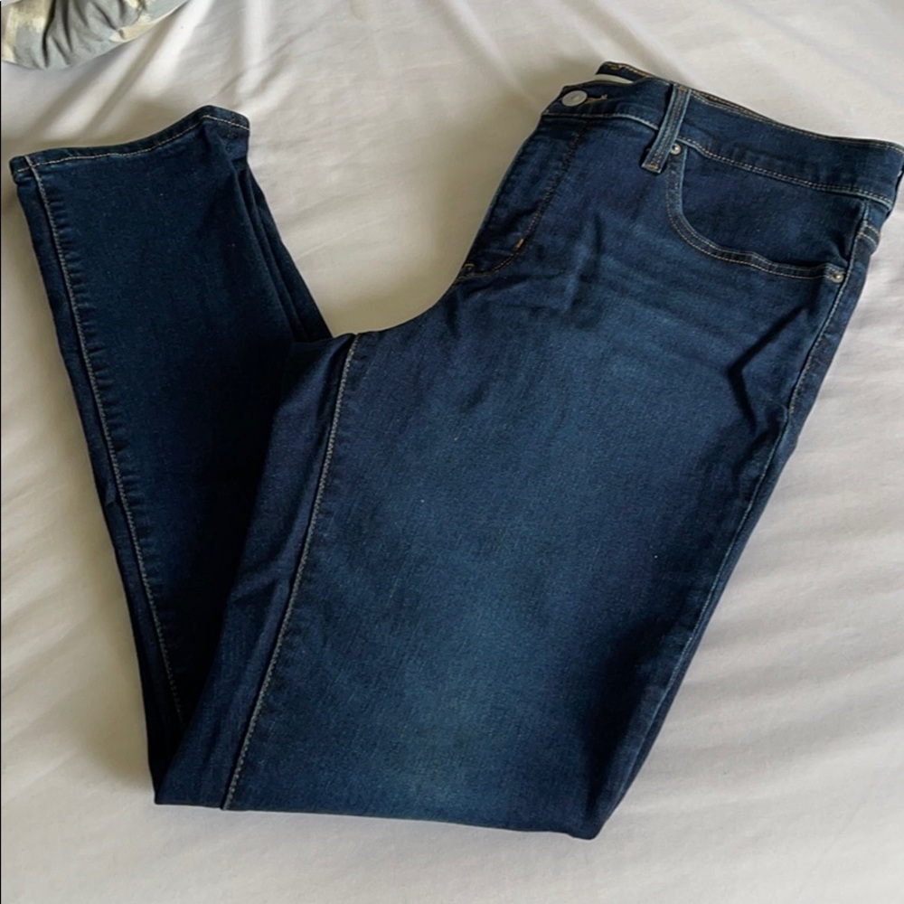 Like New Levi’s Premium Denim- 311 Shaping Skinny